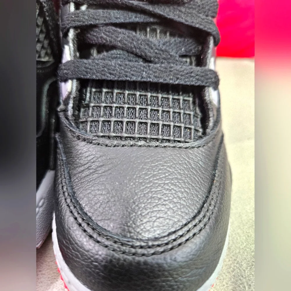 Jordan 4's, 10C, Black/Red/White - Picture 6 of 8